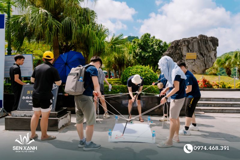 MC chương trình phổ biến luật chơi chung của Team Building Amazing Race MC chương trình phổ biến luật chơi chung của Team Building Amazing Race