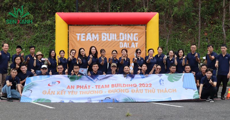 Top 50+ mẫu băng rôn team building đẹp, ấn tượng Băng rôn team building mẫu 1
