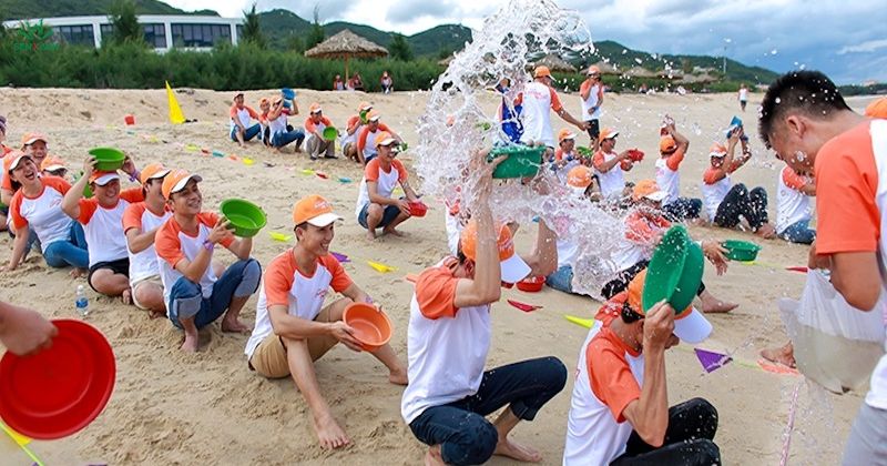 Tr&ograve; chơi đồng l&ograve;ng t&aacute;t biển đ&ocirc;ng 