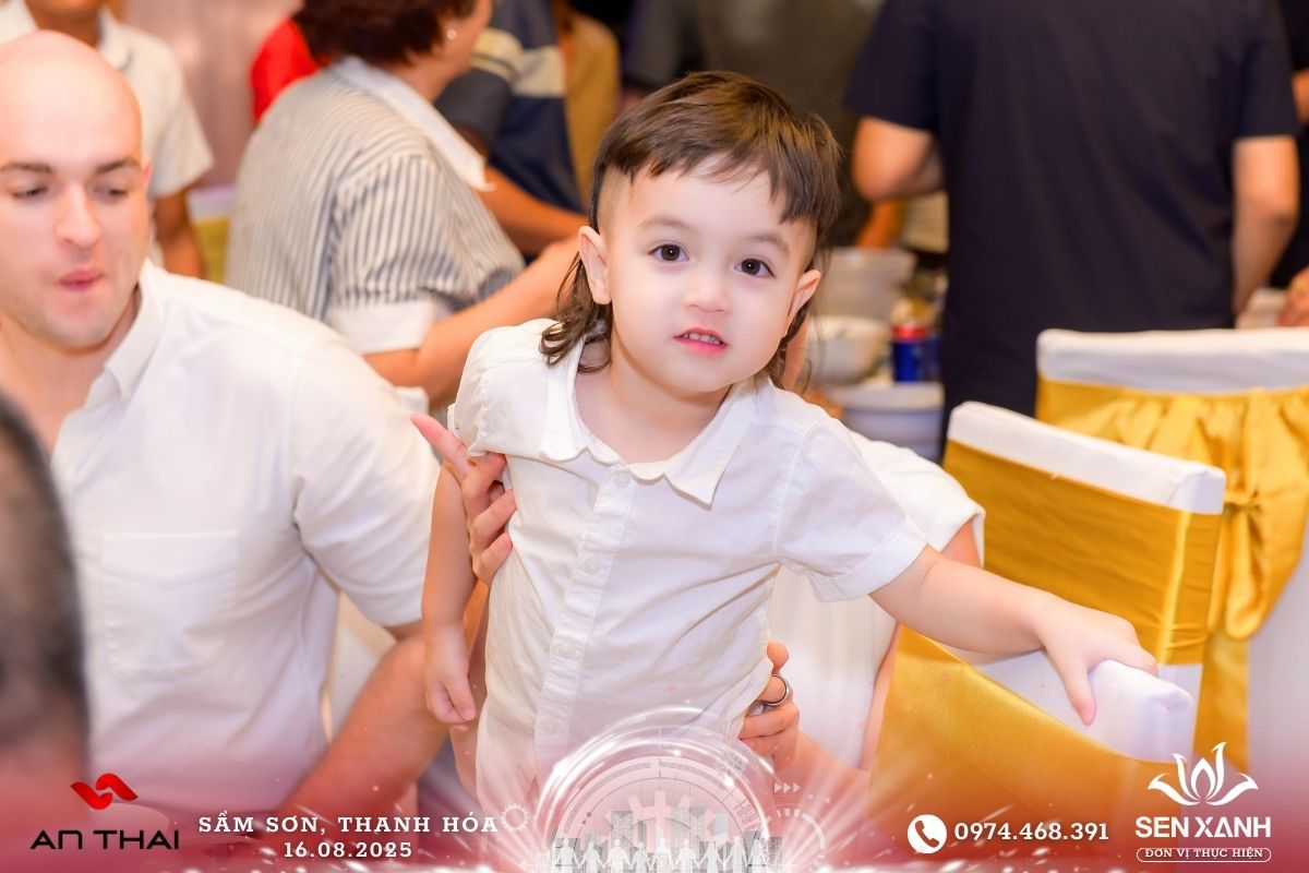 Tổ chức gala Dinner 2025 - An Thái - Gắn kết - Vững bước - Vươn xa Em bé tham gia sự kiện
