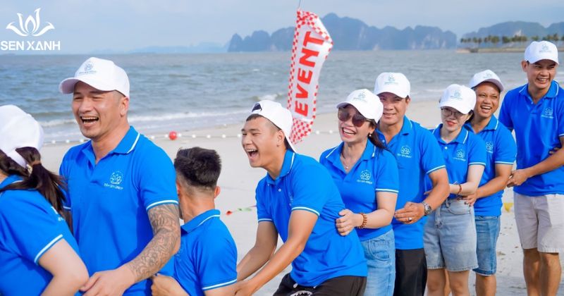 Những pha chụm sai, thiếu người tạo n&ecirc;n khung cảnh hỗn loạn nhưng rất vui.