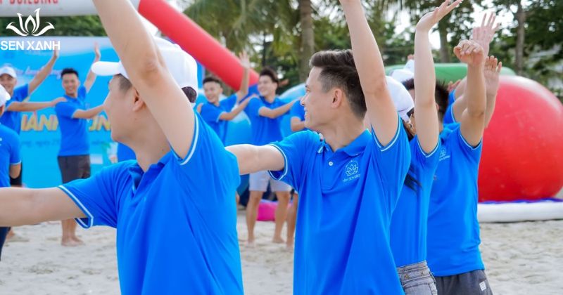 Những m&agrave;n diễn xuất qu&aacute; lố ch&iacute;nh l&agrave; điểm hấp dẫn nhất.