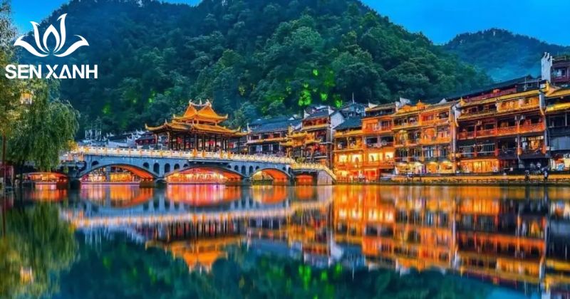 Hồ R&egrave;n nổi bật với kh&ocirc;ng gian y&ecirc;n tĩnh, hồ nước rộng v&agrave; thi&ecirc;n nhi&ecirc;n trong l&agrave;nh.