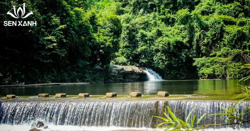 H&ograve;a Ph&uacute; Th&agrave;nh l&agrave; một trong những khu du lịch sinh th&aacute;i &ndash; mạo hiểm nổi tiếng nhất Đ&agrave; Nẵng