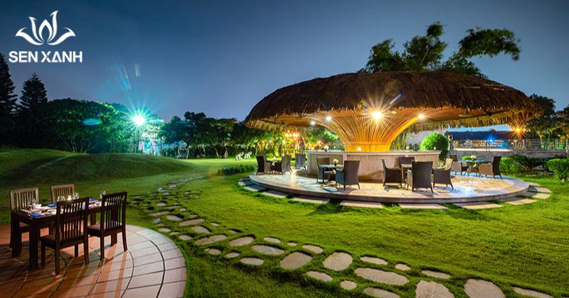 Khám phá 10+ địa điểm tổ chức team building ngoài trời tại Hà Nội Làng Văn hóa & Ẩm thực Nắng Sông Hồng mang đậm màu sắc trải nghiệm và văn hóa.