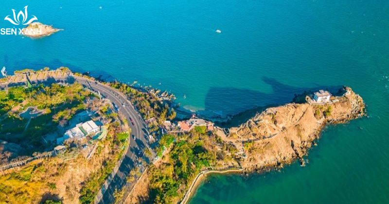 Mũi Nghinh Phong l&agrave; địa điểm mang t&iacute;nh biểu tượng của Vũng T&agrave;u