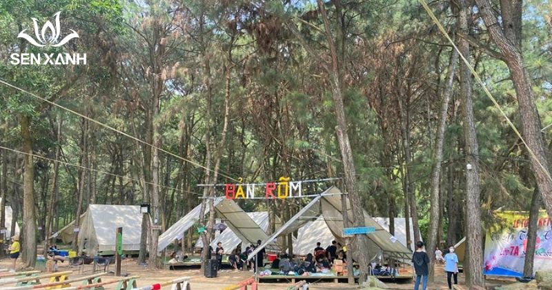 Địa điểm tổ chức team building cho học sinh sinh viên quanh Hà Nội Bản Rõm là khu du lịch sinh thái nổi tiếng với các hoạt động trải nghiệm ngoài trời dành riêng cho học sinh.