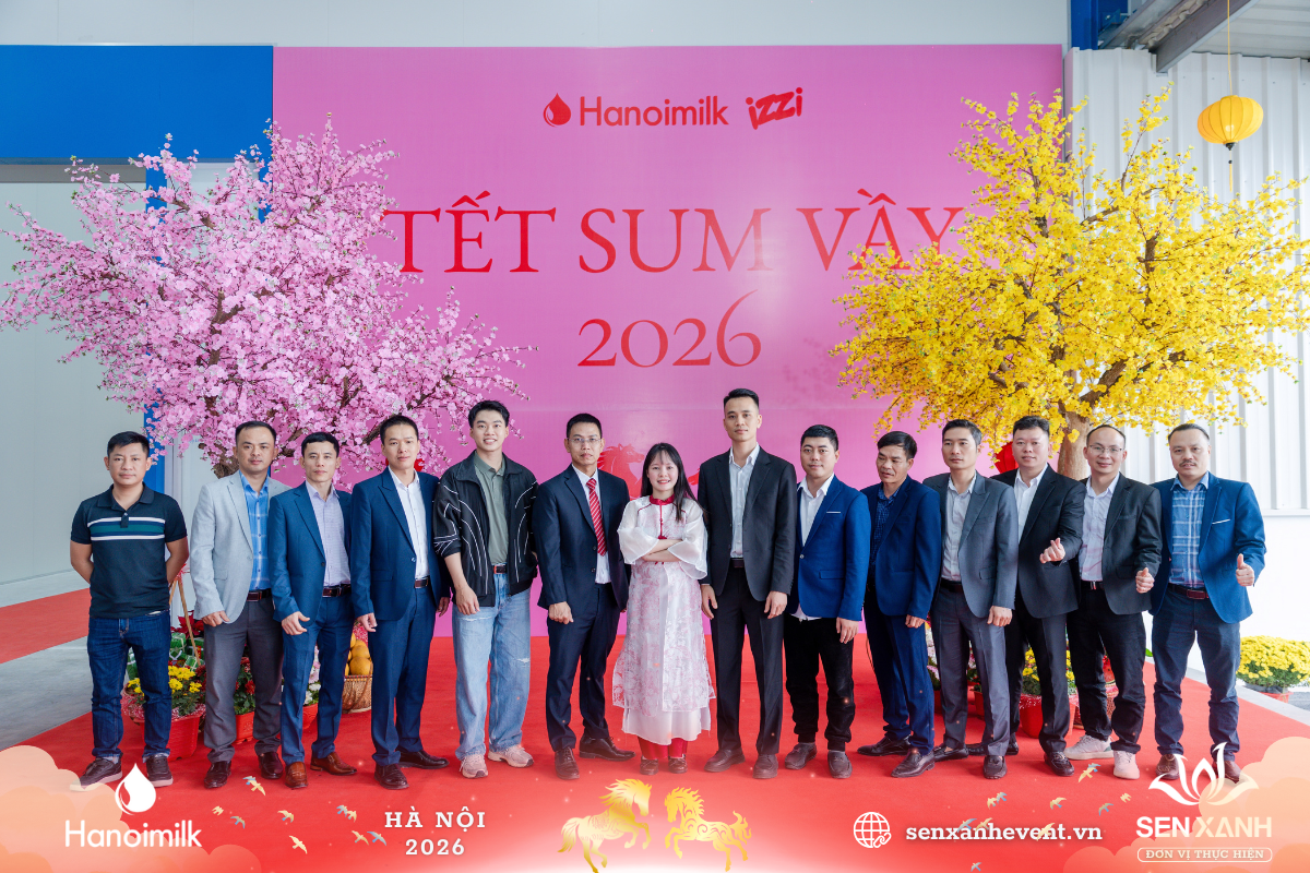 Kh&aacute;ch mời checkin với backdrop chủ đề