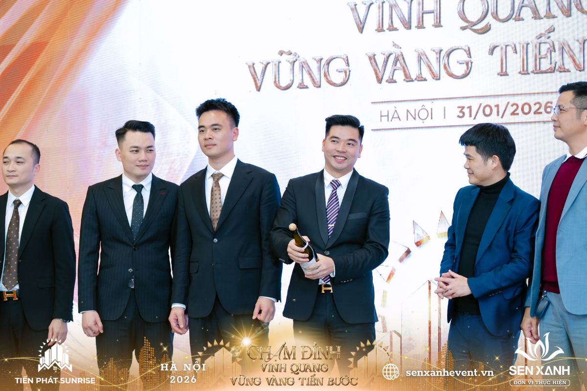 Giới thiệu ban l&atilde;nh đạo Tiến Ph&aacute;t Sunrise