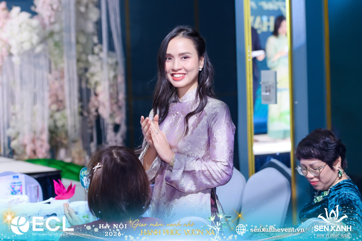 Giới thiệu ban l&atilde;nh đạo v&agrave; kh&aacute;ch mời