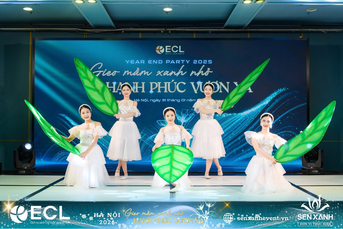 Tiết mục m&uacute;a t&ocirc;i l&agrave; một chiếc l&aacute;
