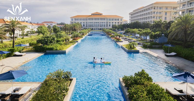Top 6+ Địa điểm tổ chức du Lịch MICE ở Đà Nẵng 2026 Sheraton Grand Danang Beach Resort & Spa gây ấn tượng với không gian hiện đại, quy mô lớn và hồ bơi vô cực dài nhất Đà Nẵng.