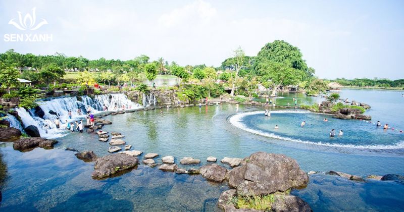 C&ocirc;ng vi&ecirc;n Suối Mơ nổi bật với hồ nước tự nhi&ecirc;n trong xanh, kh&ocirc;ng gian rộng v&agrave; cảnh quan đẹp.