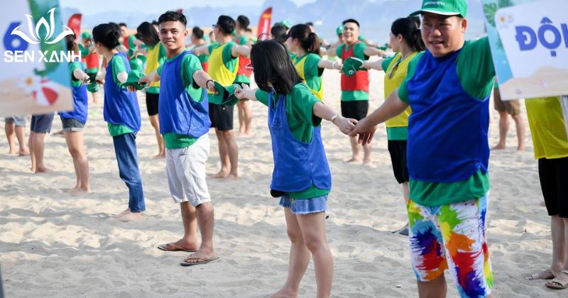 Tr&ograve; chơi đ&ograve;i hỏi sự kh&eacute;o l&eacute;o, ki&ecirc;n nhẫn v&agrave; phối hợp nhịp nh&agrave;ng giữa c&aacute;c th&agrave;nh vi&ecirc;n.